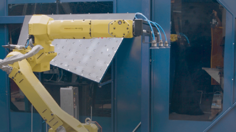 板金曲げ加工機向けセキュアインターネットコネクティビティ